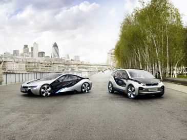 BMW opent haar eerste elektrische showroom in Londen